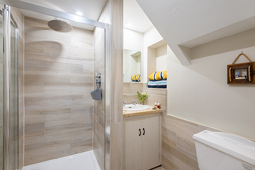 Family Shower Room at the Boathouse